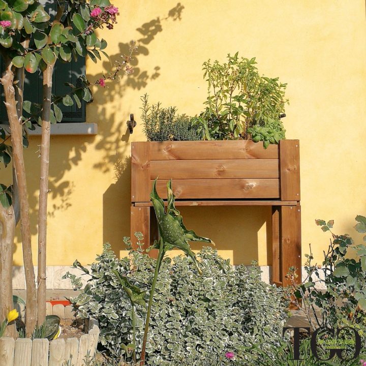 Jardineras de madera. Jardinera elevada de madera para exterior GardenBox color castaño 81 x 44 x 80 cm detalle 1564