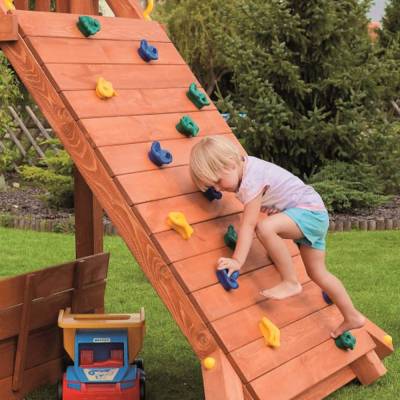 Parque infantil de madera para jardín Fungoo Charly con tobogán, dos columpios y pared de escalada