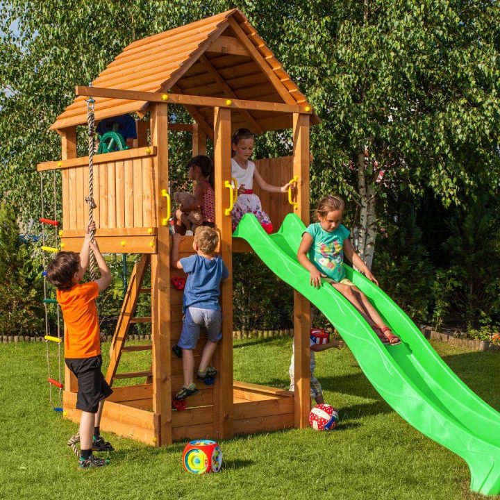 Parque infantil de madera Fungoo FORTRESS con tobogán, estructura de escalada y arenero