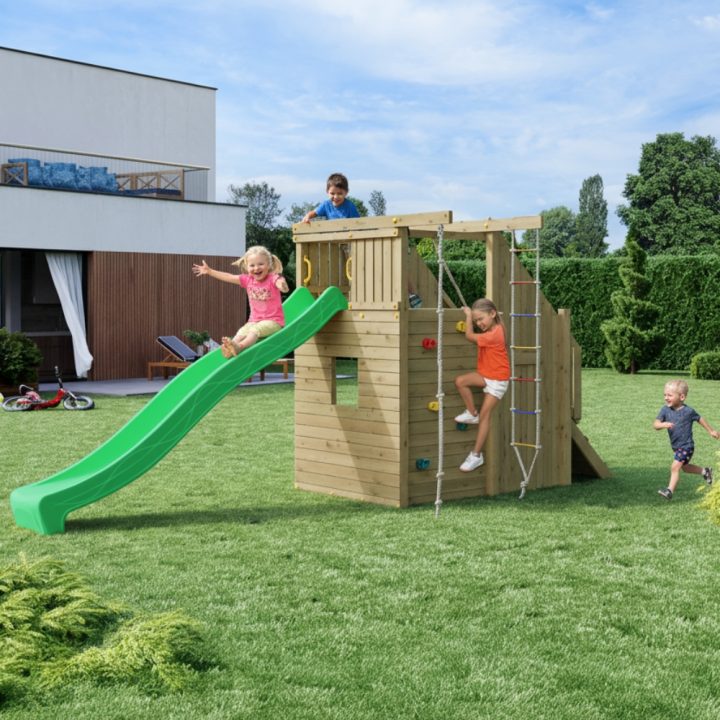 Parque infantil de madera Fungoo Ramphouse – Torre con rampa de escalada, tobogán y espacio refugio