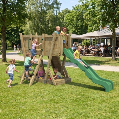 Torre de Juego FunForte 1 de Madera para Uso Público con Tobogán HDPE, Muro de Escalada y Escalera