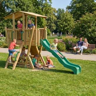 Parque Infantil FunForte 4 de Madera para Uso Público con Tobogán HDPE, Muro de Escalada y Mesa de Pícnic