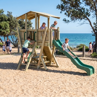 Parque Infantil FunForte 4 de Madera para Uso Público con Tobogán HDPE, Muro de Escalada y Mesa de Pícnic